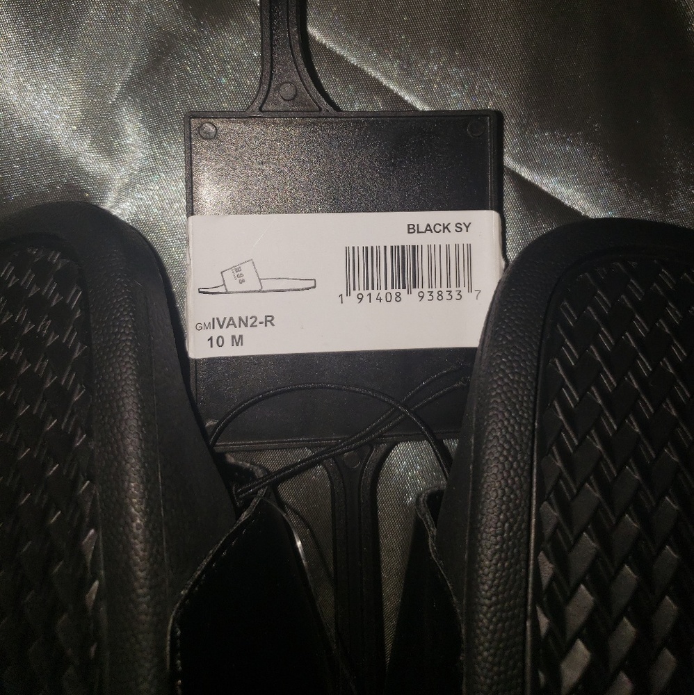 Guess Slides - Picture 3 of 3